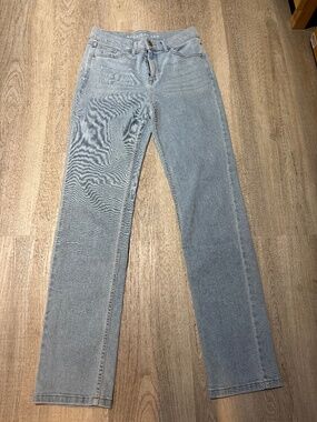 pale wash stretch jeans
